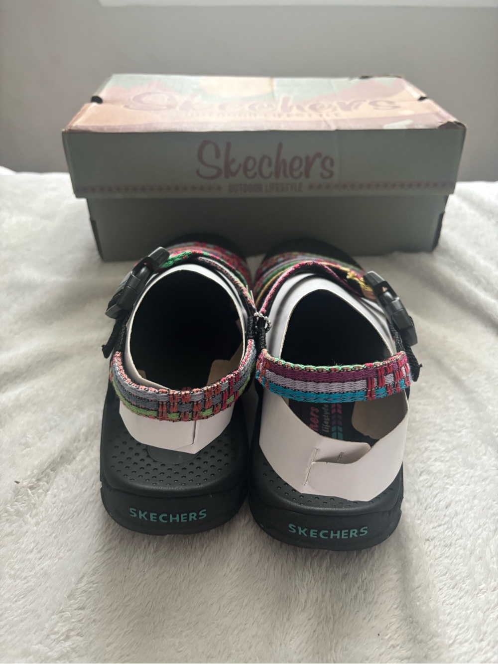 Skechers Women White Sandals with Multicolor Woven Straps Size 9 - Picture 4 of 6